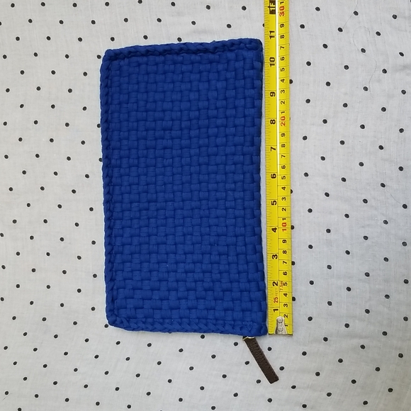 Rags2Riches handwoven blue clutch - Picture 6 of 7